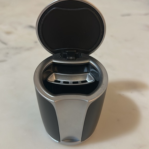 Mercedes Benz Miniature Ash Tray - Picture 2 of 9